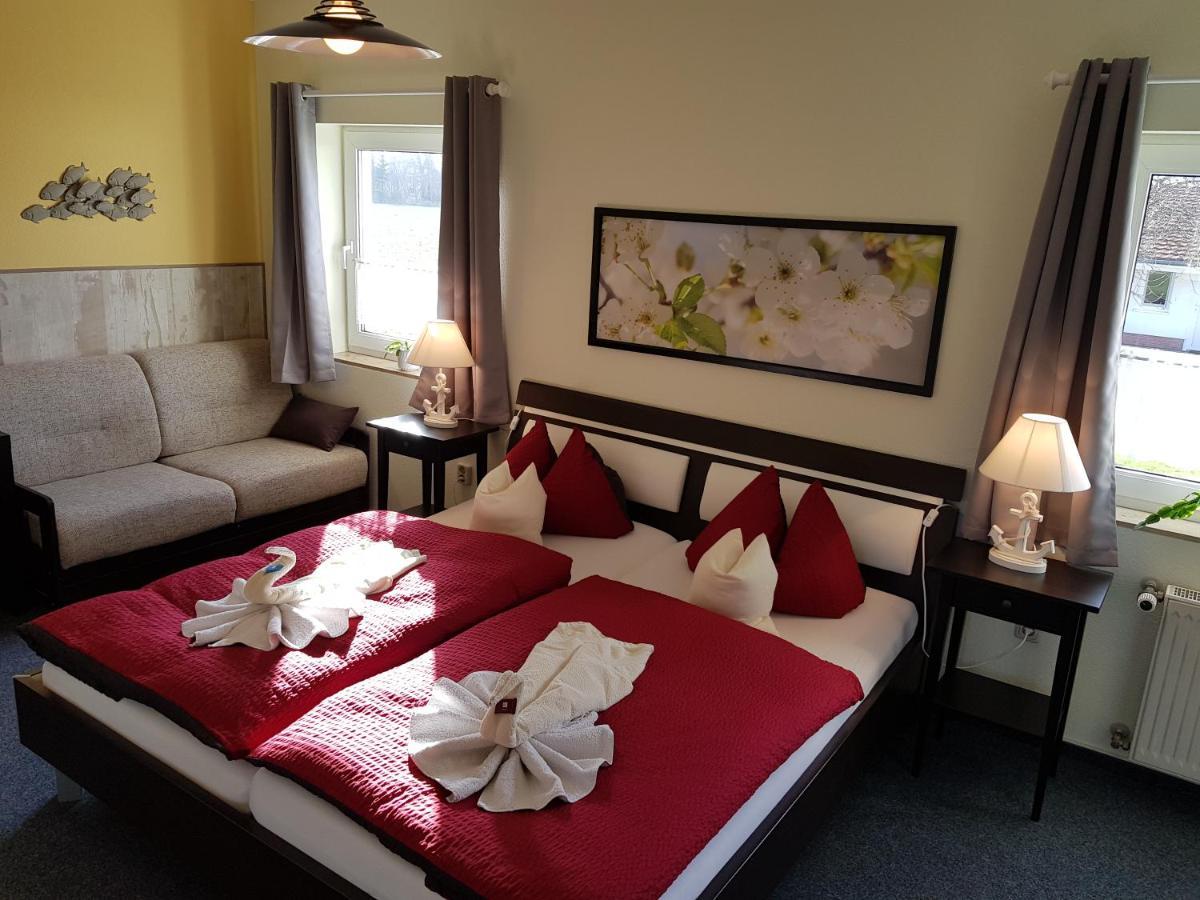 Landhotel Pathes Hof Volkenshagen Exterior photo